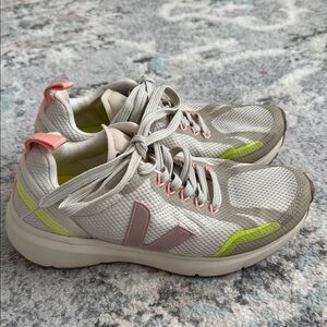 Veja WOMEN'S CONDOR 2 ALVEOMESH SNEAKERS